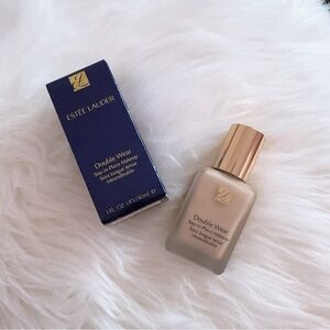 1N1 Estee Lauder Double Wear Foundation -